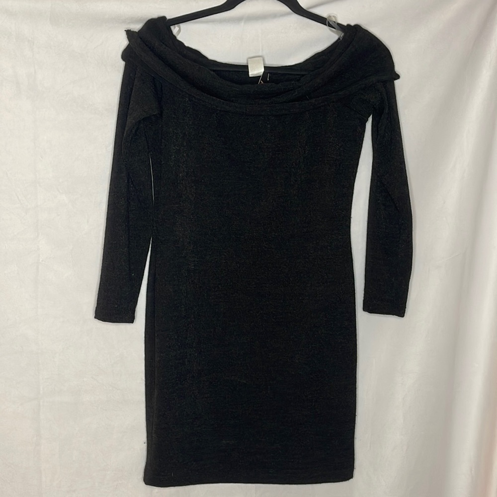 NWT TOP 10 USA OFF SHOULDER BODYCON SWEATER DRESS (L)